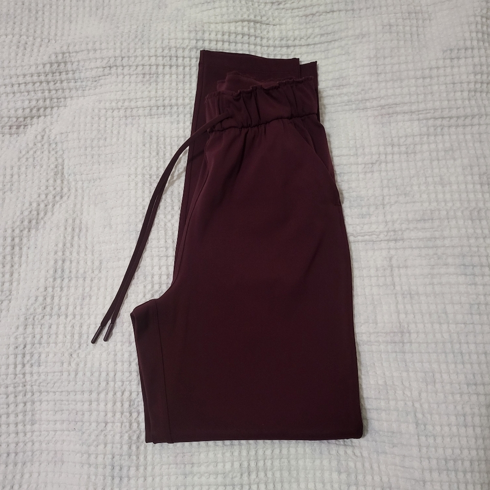 Lululemon Keep Moving 7/8 Pant, Sz. 2 Cassis
